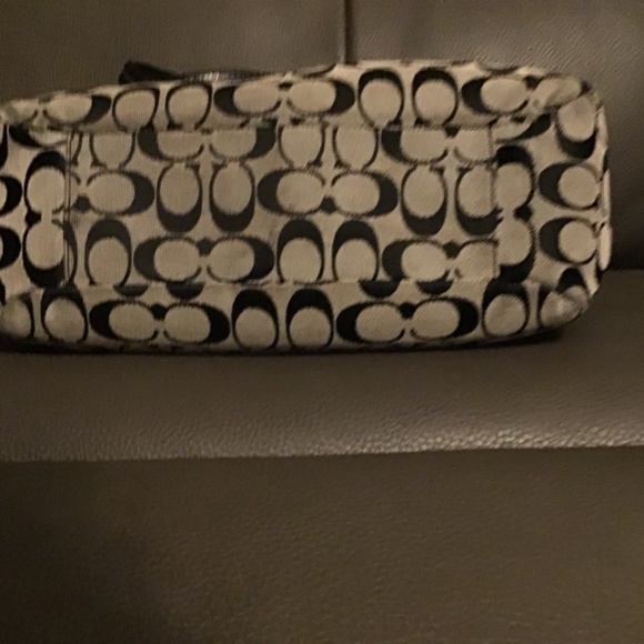 Coach Shoulder Bag - Picture 6 of 8